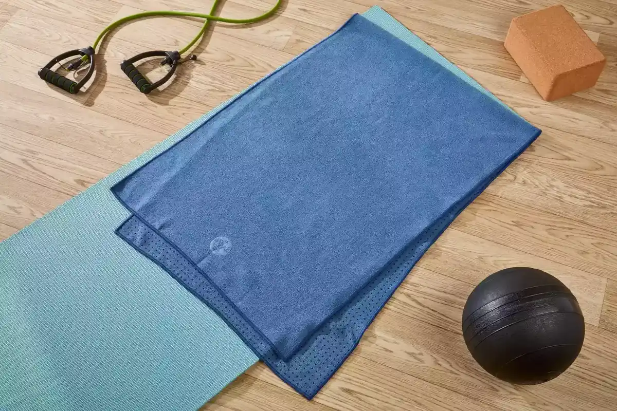 Manduka yoga towel image 2