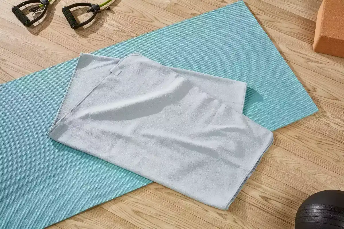 Shandali hot yoga towel image 2